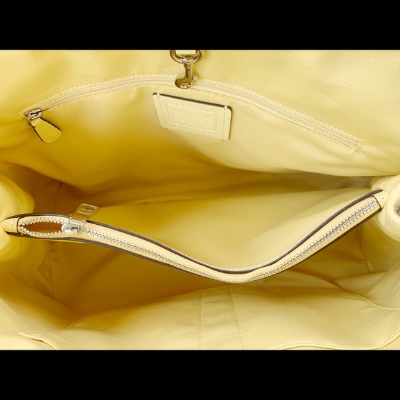 Coach Purse yellow khaki signature - Picture 3 of 5